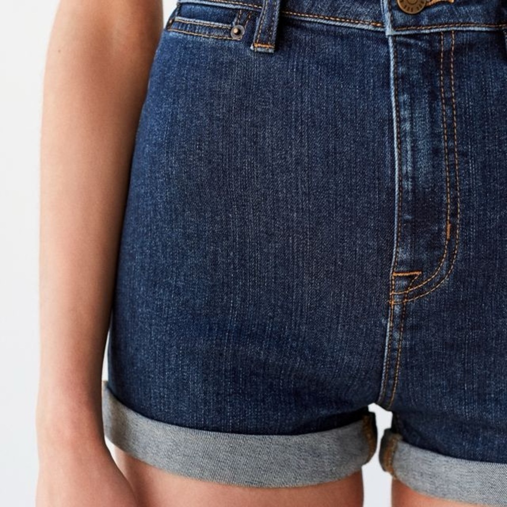 URBAN OUTFITTERS BDG Pinup High-Rise Cuffed Denim Jean Short 26 NWOT - Picture 4 of 5